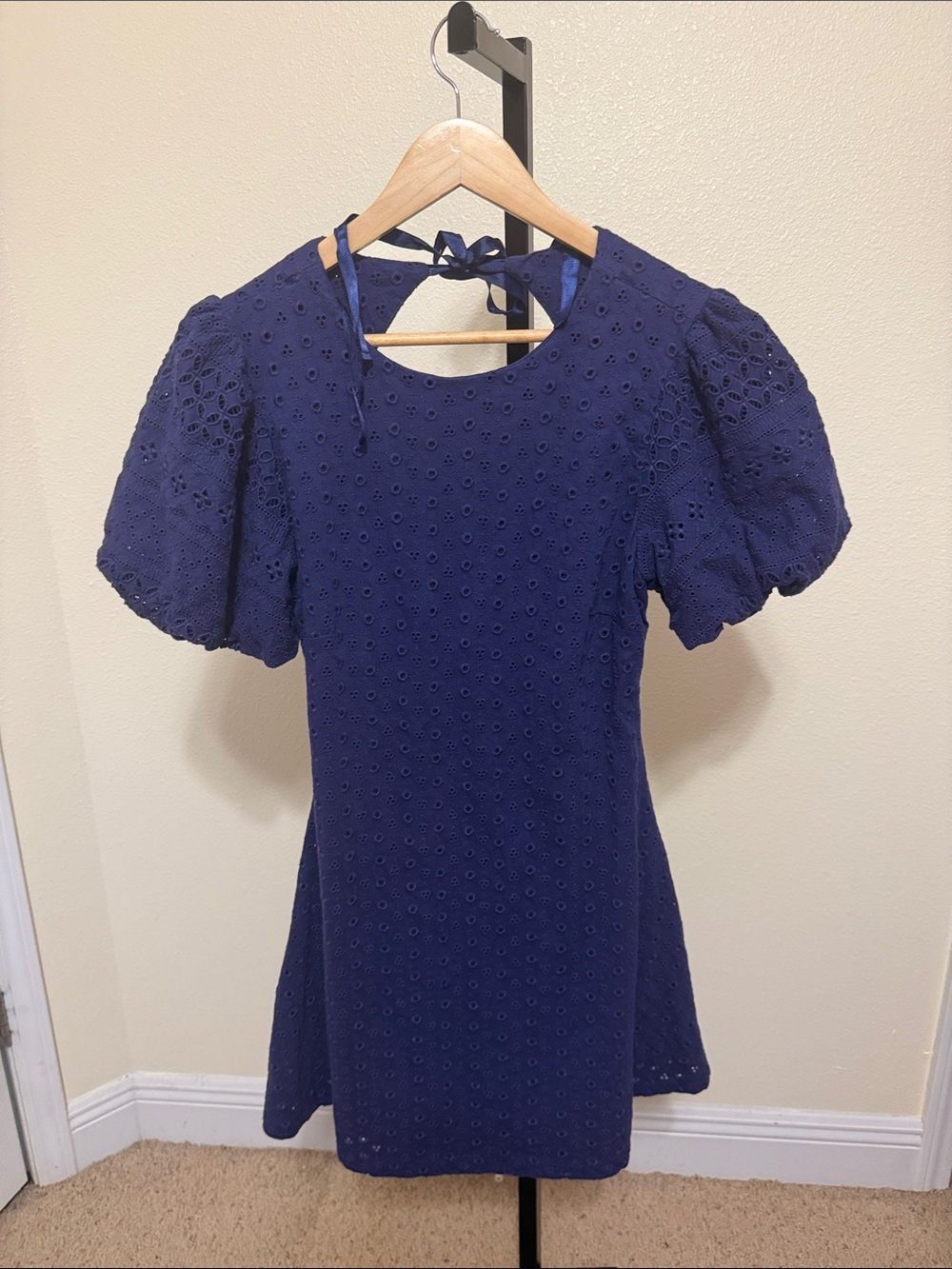 Free people 🌻Navy Eyelet Puff Sleeve Halter Dress